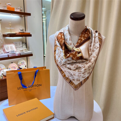 High Quality Luxury Chanel Logo Square Silk Scarf product detail