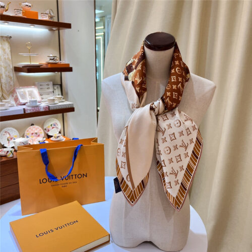 High Quality Luxury Chanel Logo Square Silk Scarf