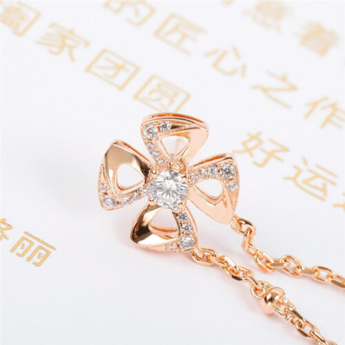 High Quality Luxury Bottega Veneta Petal Earrings alternate view