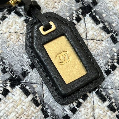 High Quality Luxury Chanel Woolen Messenger Bag product detail