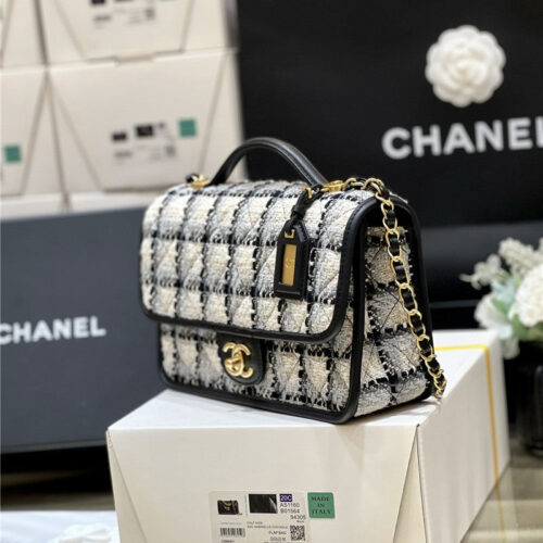 High Quality Luxury Chanel Woolen Messenger Bag product detail
