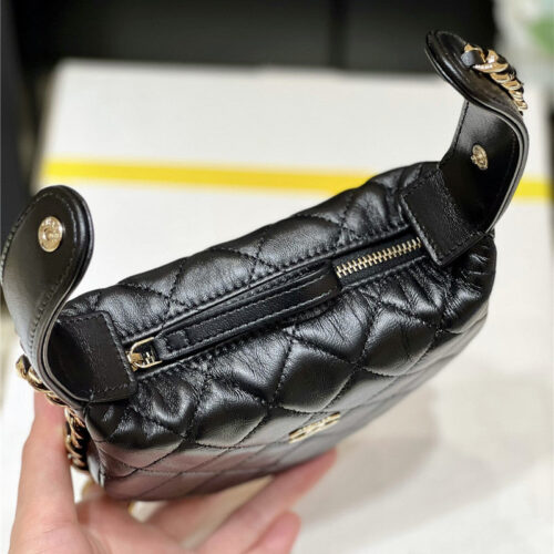 High Quality Luxury Chanel New Sheepskin Pouch product detail