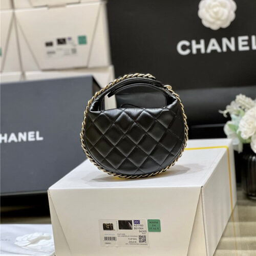 High Quality Luxury Chanel New Sheepskin Pouch alternate view