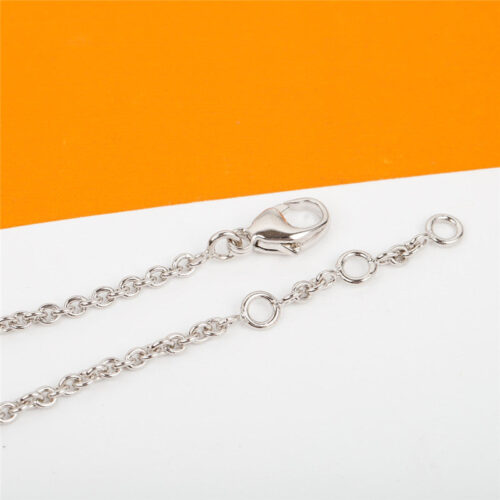 High Quality Luxury Louis Vuitton Lock Bracelet product detail