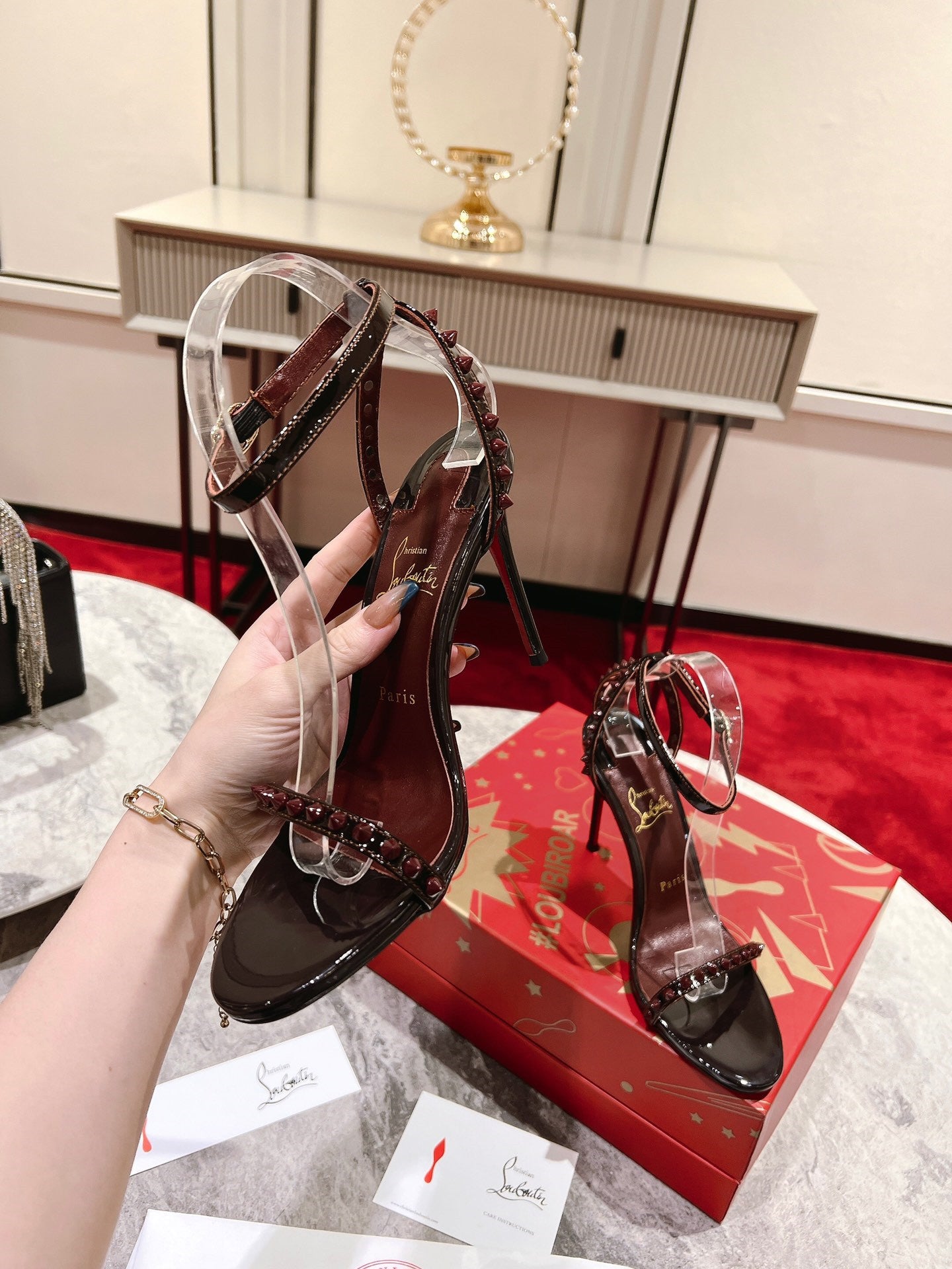 High Quality Luxury Christian Louboutin Spiked Strappy Sandals – Style 21300 product detail