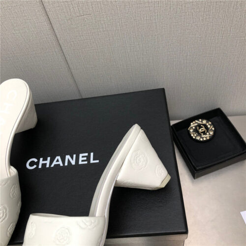 High Quality Luxury Chanel C Buckle Slippers Classic Pearl Slippers product detail