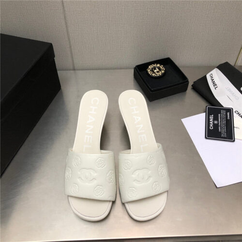 High Quality Luxury Chanel C Buckle Slippers Classic Pearl Slippers product detail