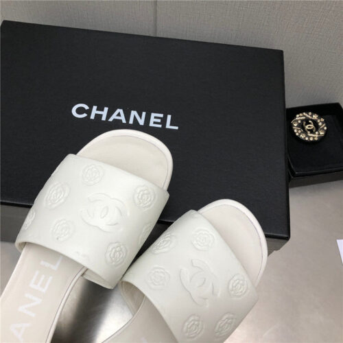High Quality Luxury Chanel C Buckle Slippers Classic Pearl Slippers product detail