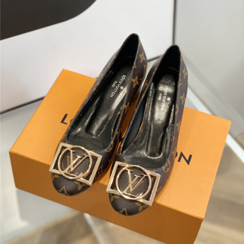 High Quality Luxury Louis Vuitton New Crystal Square Buckle Shoes – Style 30723 product detail