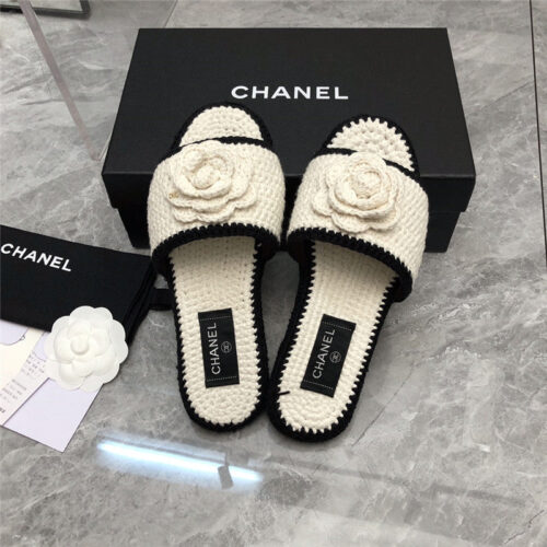 High Quality Luxury Chanel Comfortable Hook Flower Honey Slippers – Style 32870 product detail