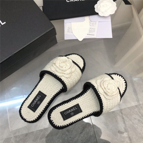 High Quality Luxury Chanel Comfortable Hook Flower Honey Slippers – Style 32870 product detail