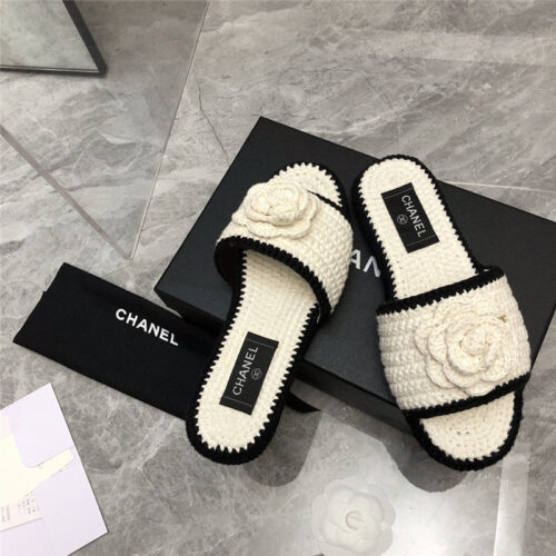 High Quality Luxury Chanel Comfortable Hook Flower Honey Slippers – Style 32870 product detail