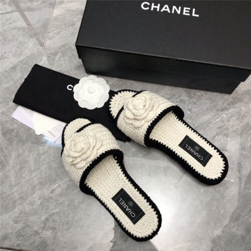 High Quality Luxury Chanel Comfortable Hook Flower Honey Slippers – Style 32870 product detail