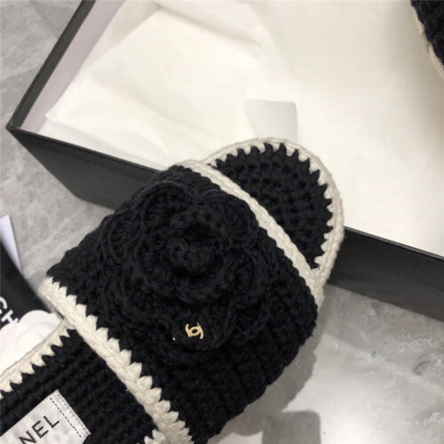 High Quality Luxury Chanel Comfortable Hook Flower Honey Slippers product detail