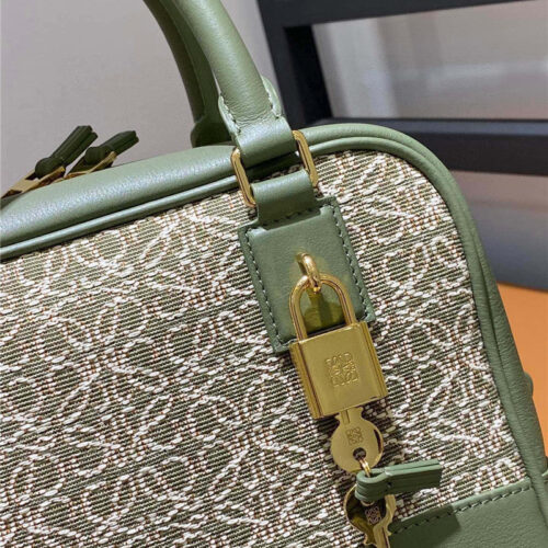 High Quality Luxury Loewe Structured Messenger Handbag – 18 Cm product detail