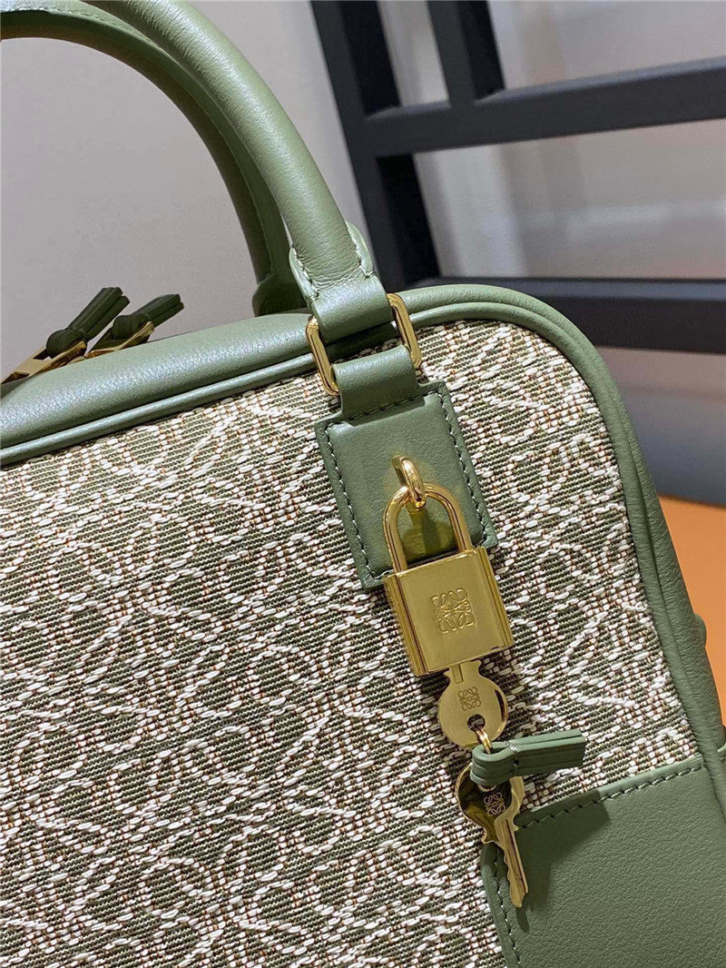 High Quality Luxury Loewe Structured Messenger Handbag – 18 Cm product detail