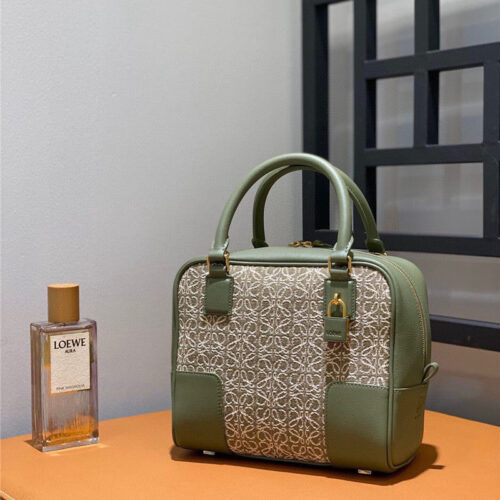 High Quality Luxury Loewe Structured Messenger Handbag – 18 Cm product detail