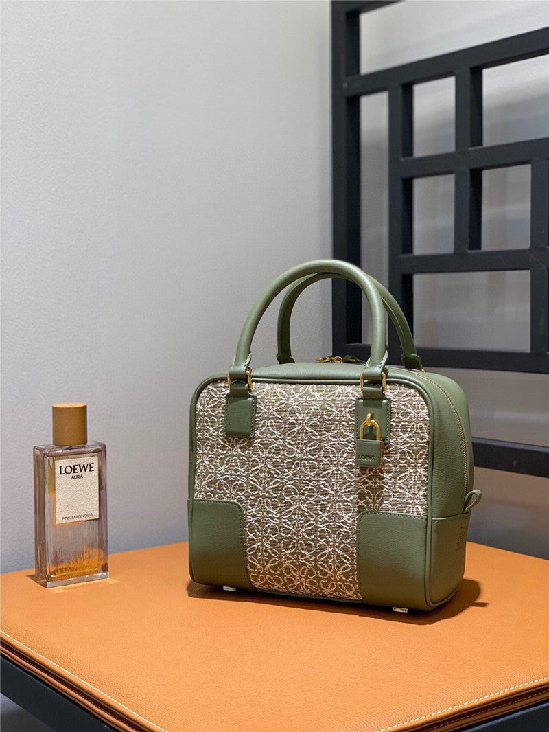 High Quality Luxury Loewe Structured Messenger Handbag – 18 Cm product detail