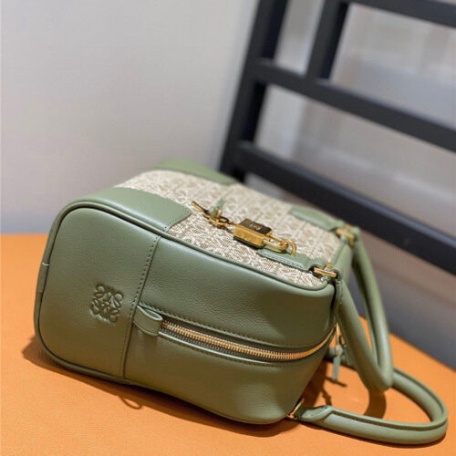 High Quality Luxury Loewe Structured Messenger Handbag – 18 Cm product detail