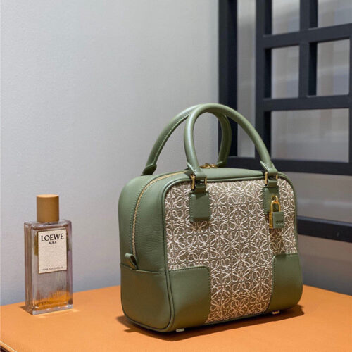 High Quality Luxury Loewe Structured Messenger Handbag – 18 Cm product detail