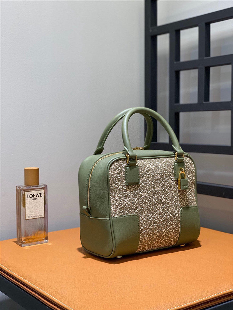 High Quality Luxury Loewe Structured Messenger Handbag – 18 Cm product detail