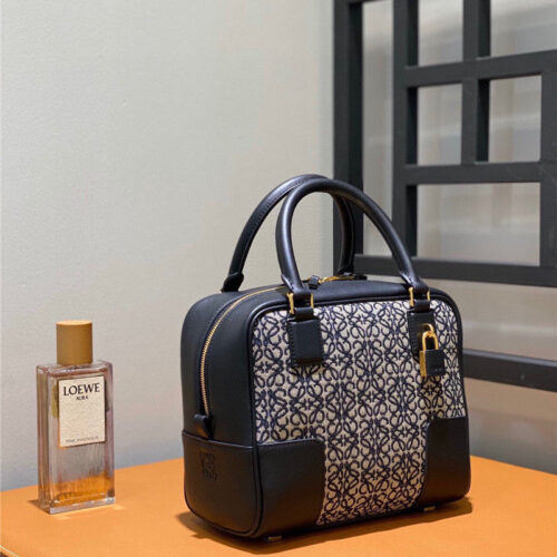 High Quality Luxury Loewe Handbag Messenger Bag alternate view