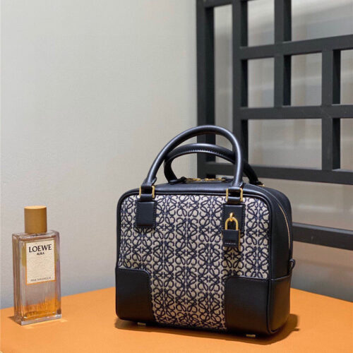 High Quality Luxury Loewe Handbag Messenger Bag product detail