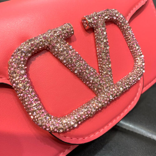 High Quality Luxury Valentino Garavani Mini Loco Bag – Style 03636 product detail