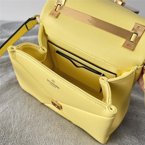 High Quality Luxury Valentino One Stud Mini Lambskin Bag – Style 03813 product detail