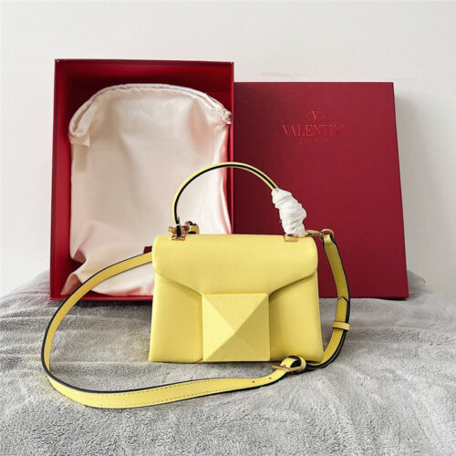 High Quality Luxury Valentino One Stud Mini Lambskin Bag – Style 03813