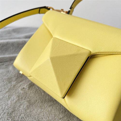 High Quality Luxury Valentino One Stud Mini Lambskin Bag – Style 03813 product detail