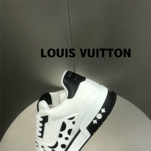 High Quality Luxury Louis Vuitton Train Sneakers – Style 32803 product detail