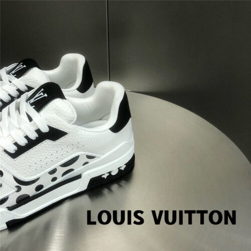 High Quality Luxury Louis Vuitton Train Sneakers – Style 32803 product detail