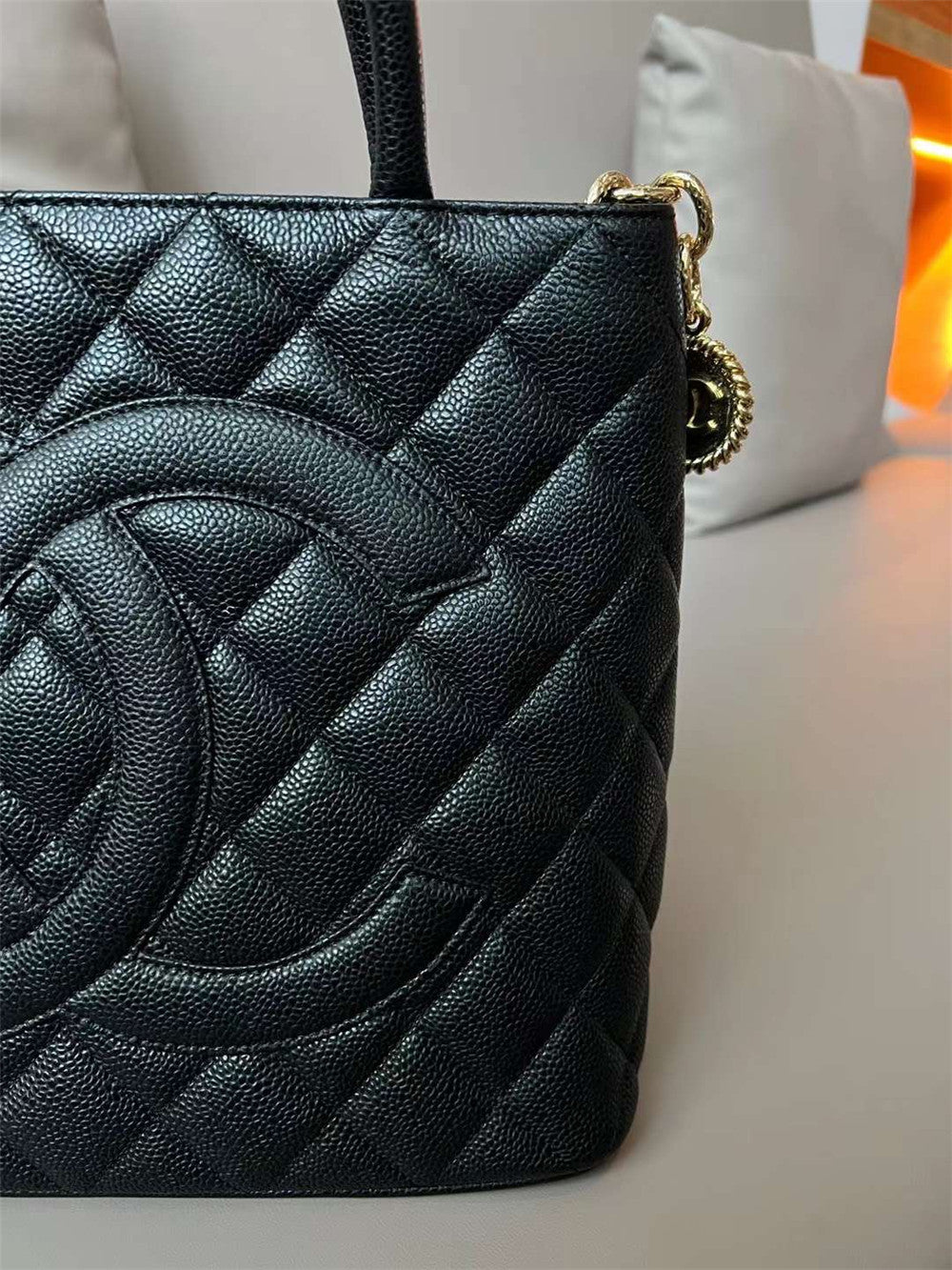 High Quality Luxury Chanel Classic Handbag product detail