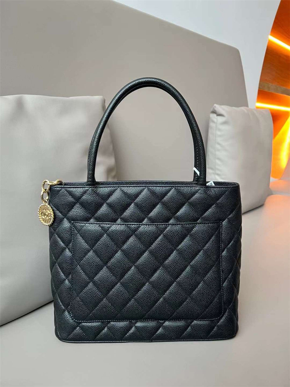 High Quality Luxury Chanel Classic Handbag product detail