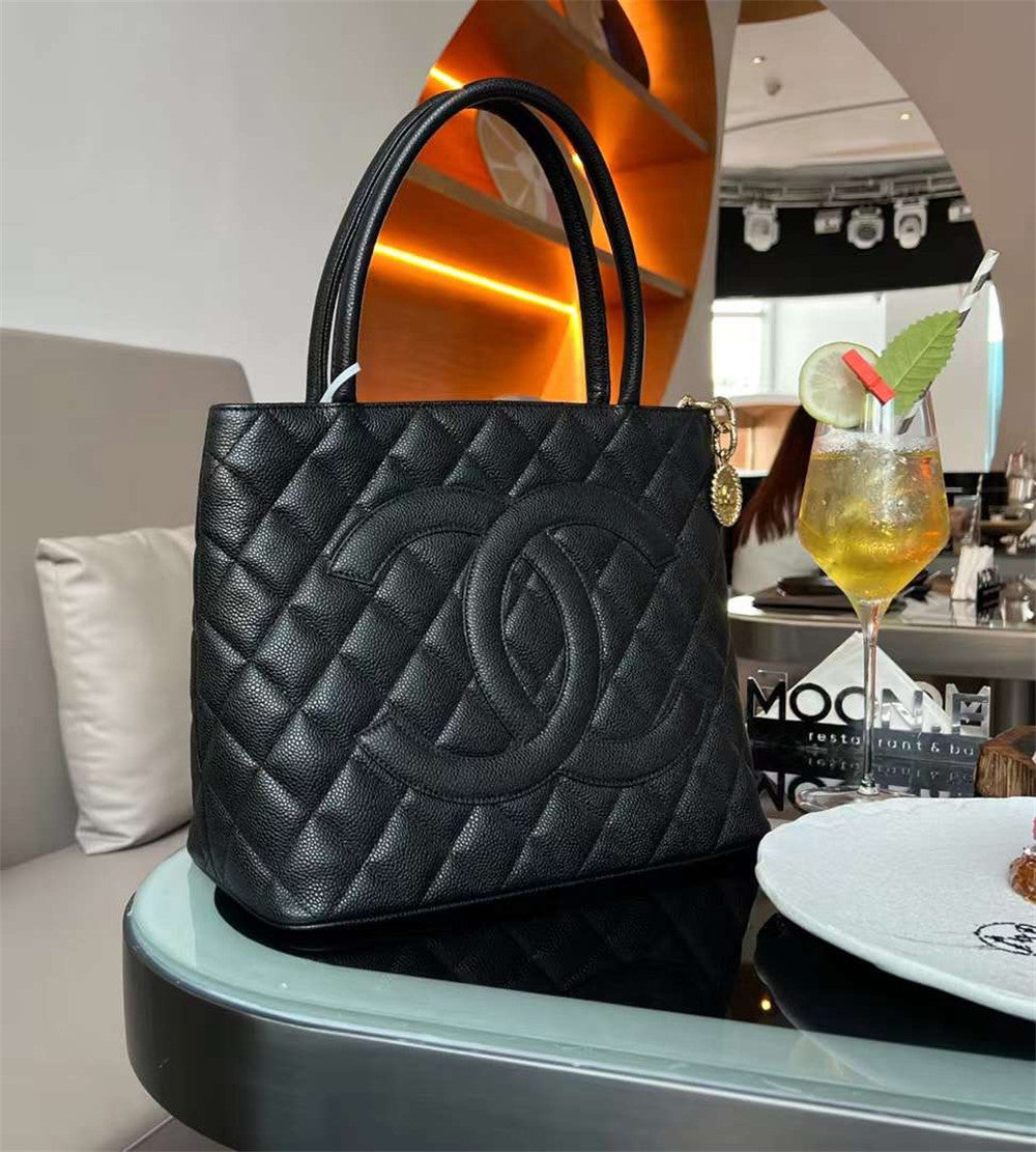 High Quality Luxury Chanel Classic Handbag product detail