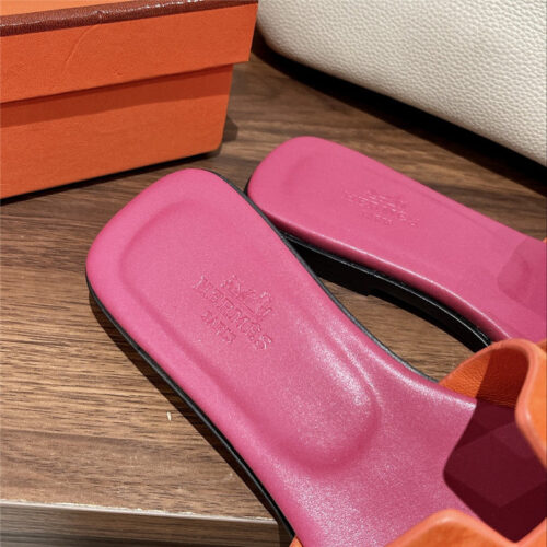 High Quality Luxury Hermes H Buckle Slippers – Style 30883 product detail