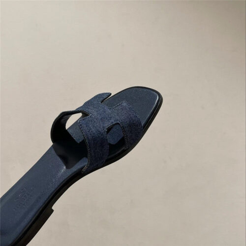 High Quality Luxury Hermes H Buckle Slippers – Style 65347 product detail