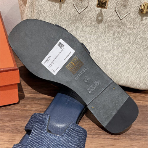 High Quality Luxury Hermes H Buckle Slippers – Style 65347 product detail