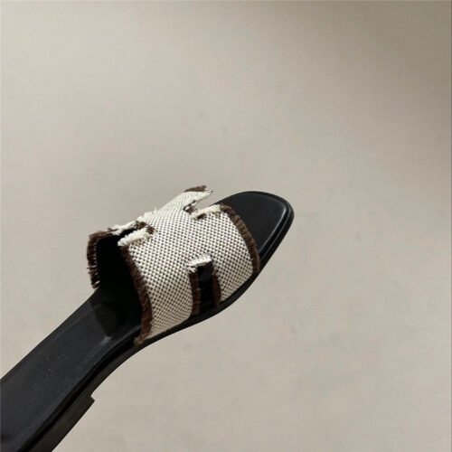 High Quality Luxury Hermes H Buckle Slippers product detail