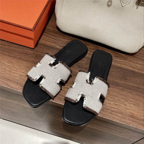 High Quality Luxury Hermes H Buckle Slippers product detail