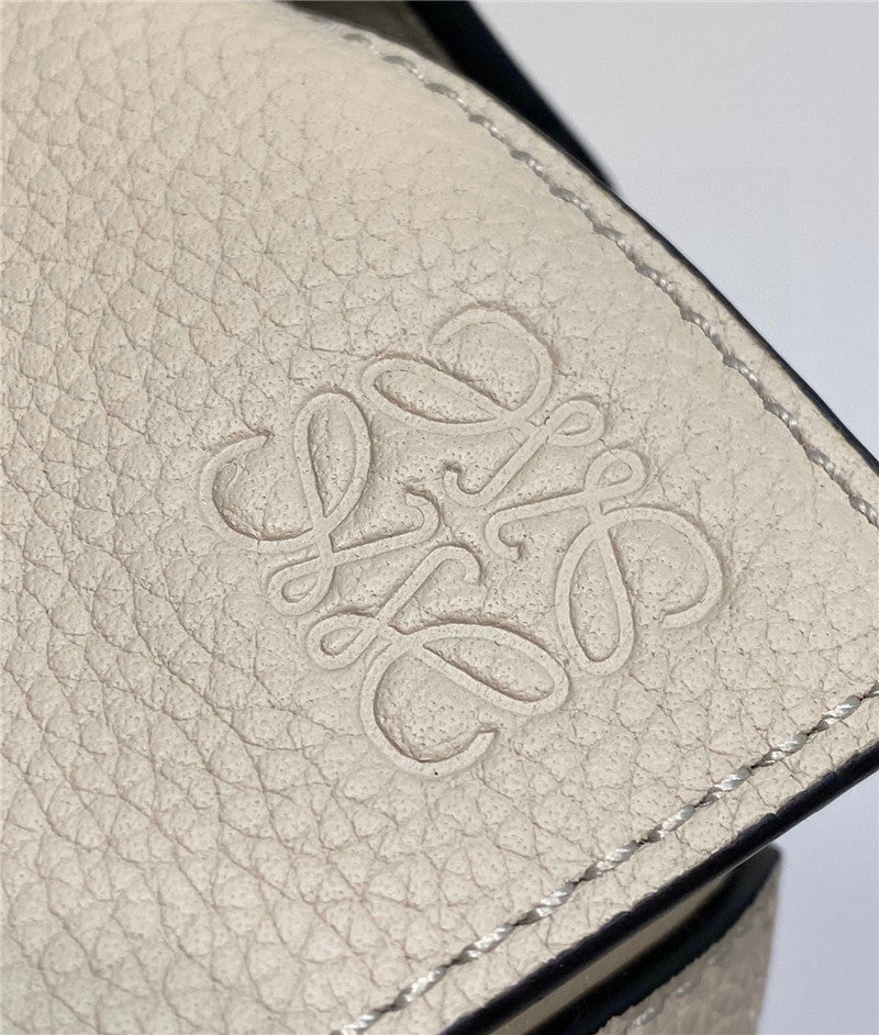 High Quality Luxury Loewe Simple Atmosphere Handbag product detail
