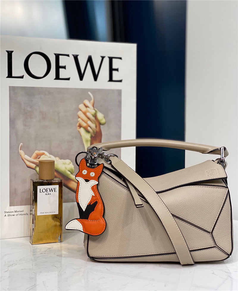 High Quality Luxury Loewe Simple Atmosphere Handbag product detail