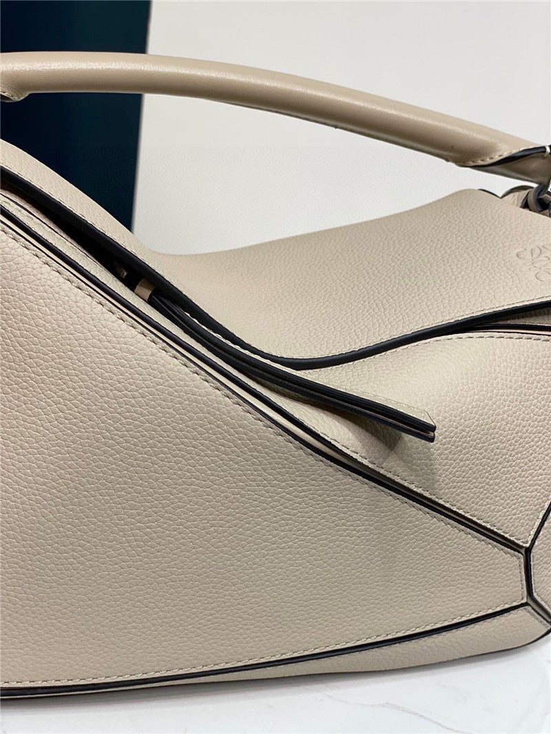 High Quality Luxury Loewe Simple Atmosphere Handbag product detail