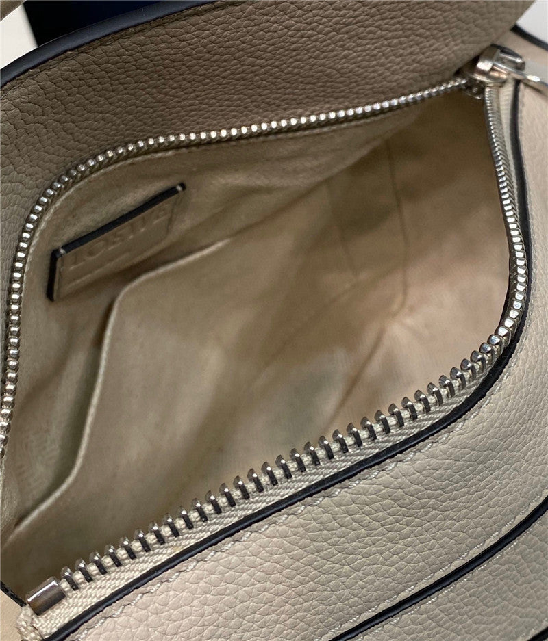 High Quality Luxury Loewe Simple Atmosphere Handbag product detail