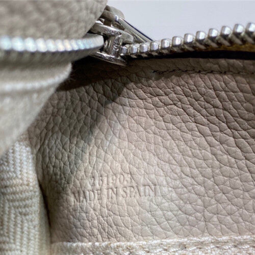 High Quality Luxury Loewe Simple Atmosphere Handbag product detail
