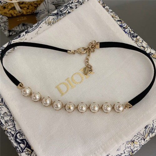 High Quality Luxury Dior 2023 Catwalk Necklace alternate view