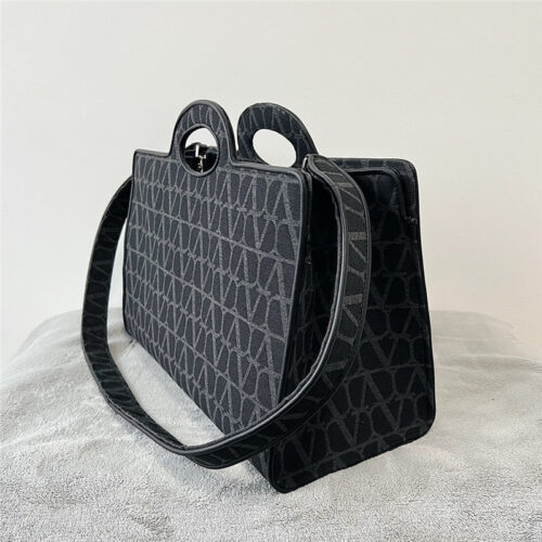 High Quality Luxury Valentino V Logo Print Tote Bag – Style 03878 product detail