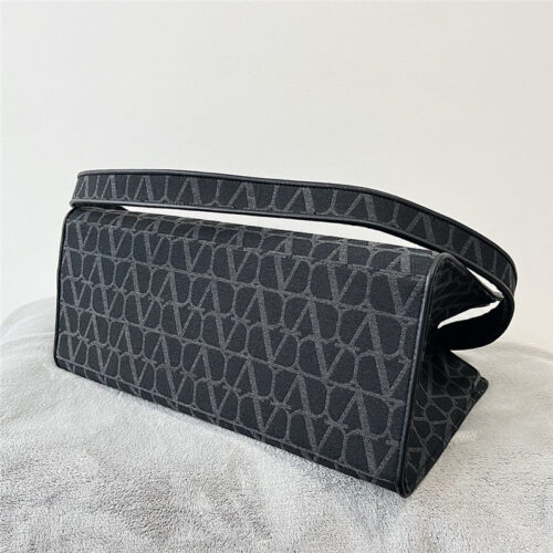 High Quality Luxury Valentino V Logo Print Tote Bag – Style 03878 product detail