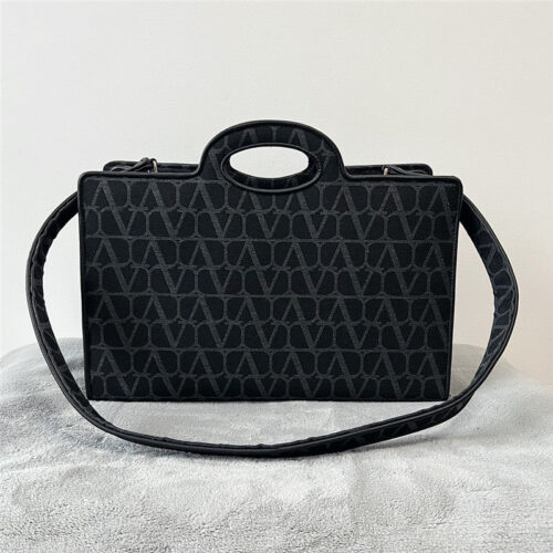 High Quality Luxury Valentino V Logo Print Tote Bag – Style 03878 alternate view